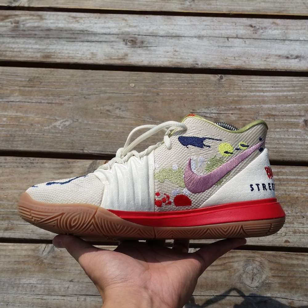 Women Size 7 Nike Kyrie 5 Bandulu Basketball Shoes - Picture 4 of 8
